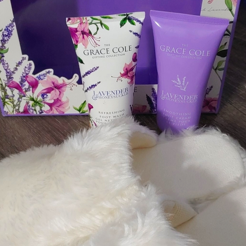Lavendar & Honeysuckle Foot Spa Collection